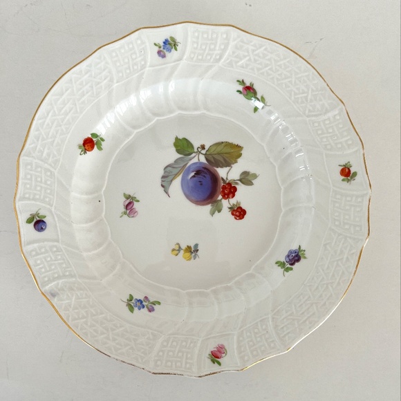 MEISSEN PLATE-ANTIQUE - Picture 1 of 2